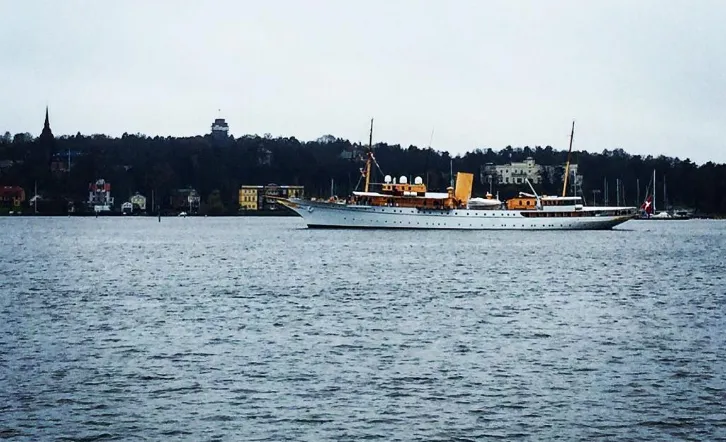 Dannebrog besöker Stockholm