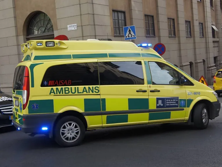 Får man köra mot rött för att släppa fram utryckningsfordon